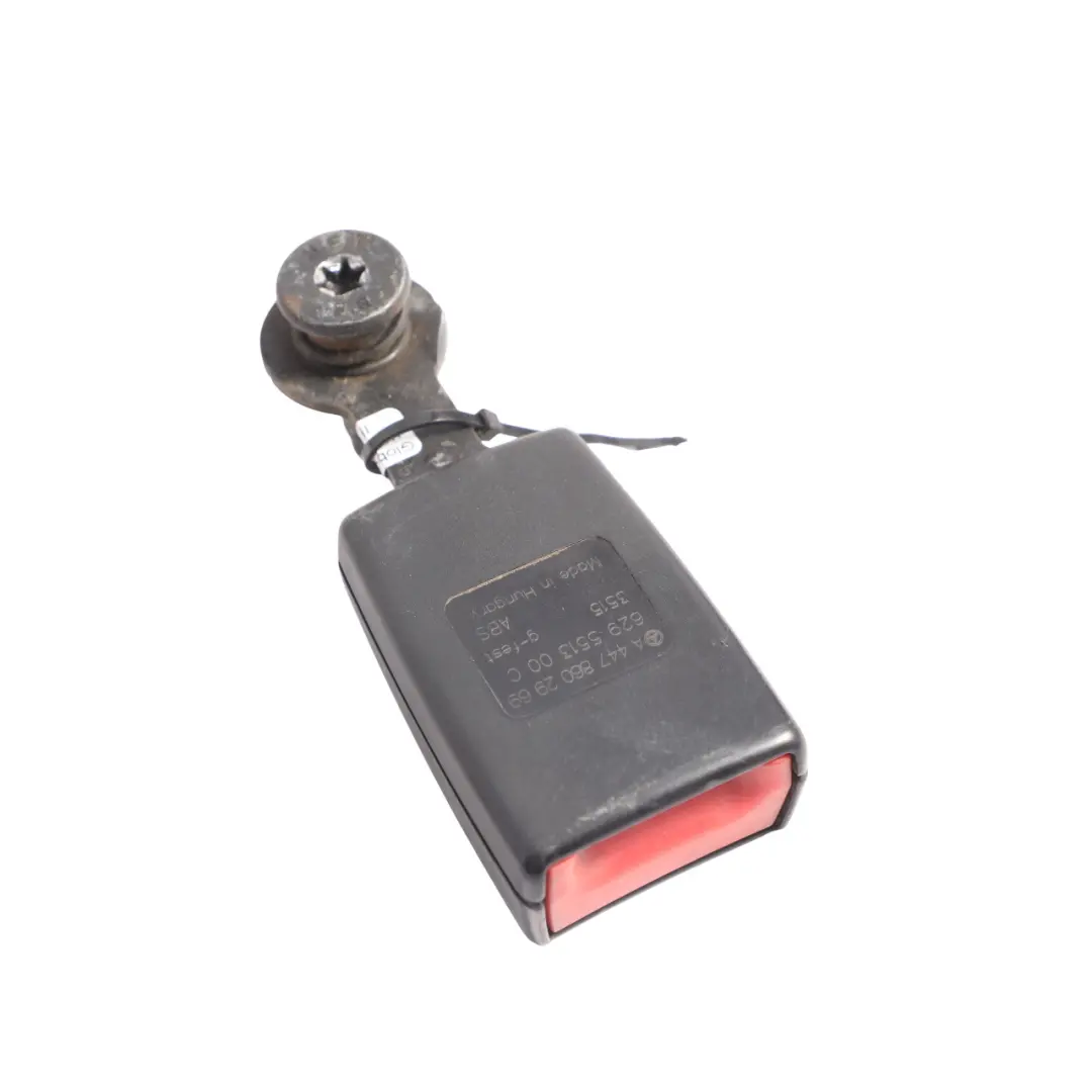 Clip de ceinture de sécurité centrale avant pour Mercedes W447 à propos du numéro de pièce A4478602969 Mercedes W447 Clip de ceinture de sécurité centrale avant - SKU A4478602969 - Numéro de pièce A4478602969