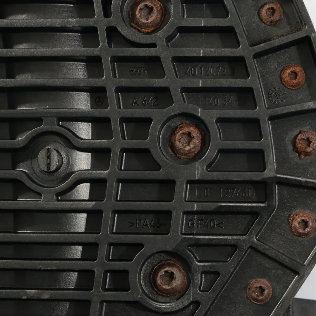 OM642 Diesel Tłumik Szmerów Wlotu Powietrza do Mercedes W166 W221 o numerze A6429970620 Mercedes W166 W221 OM642 Diesel Tłumik Szmerów Wlotu Powietrza - SKU A6429970620-1 - Numer Części A6429970620