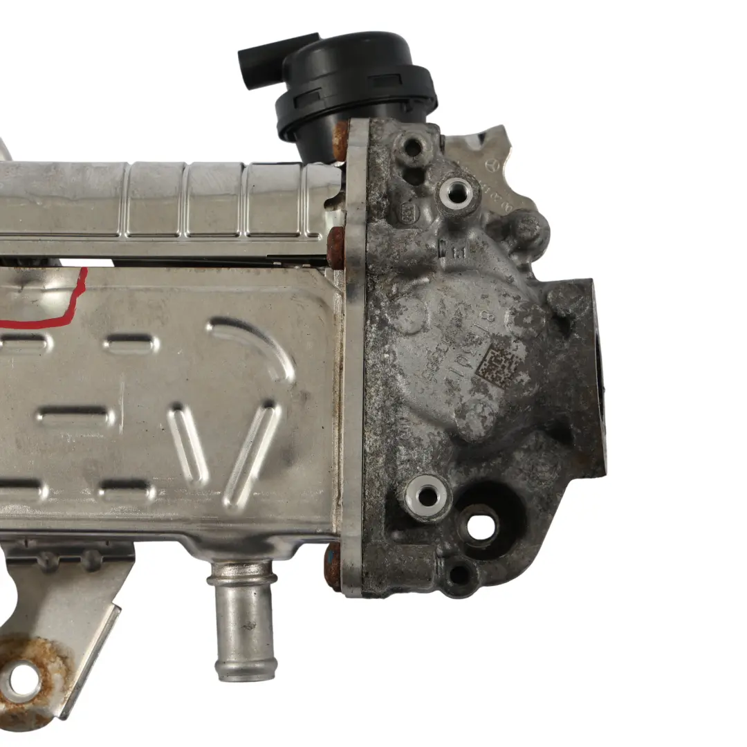 AGR Ventil Diesel Abgas Kühler OM654 für Mercedes W205 W213 W447 mit Teilenummer A6541409000 Mercedes W205 W213 W447 AGR Ventil Diesel Abgas Kühler OM654 - SKU A6541409000-2 - Teilenummer A6541409000