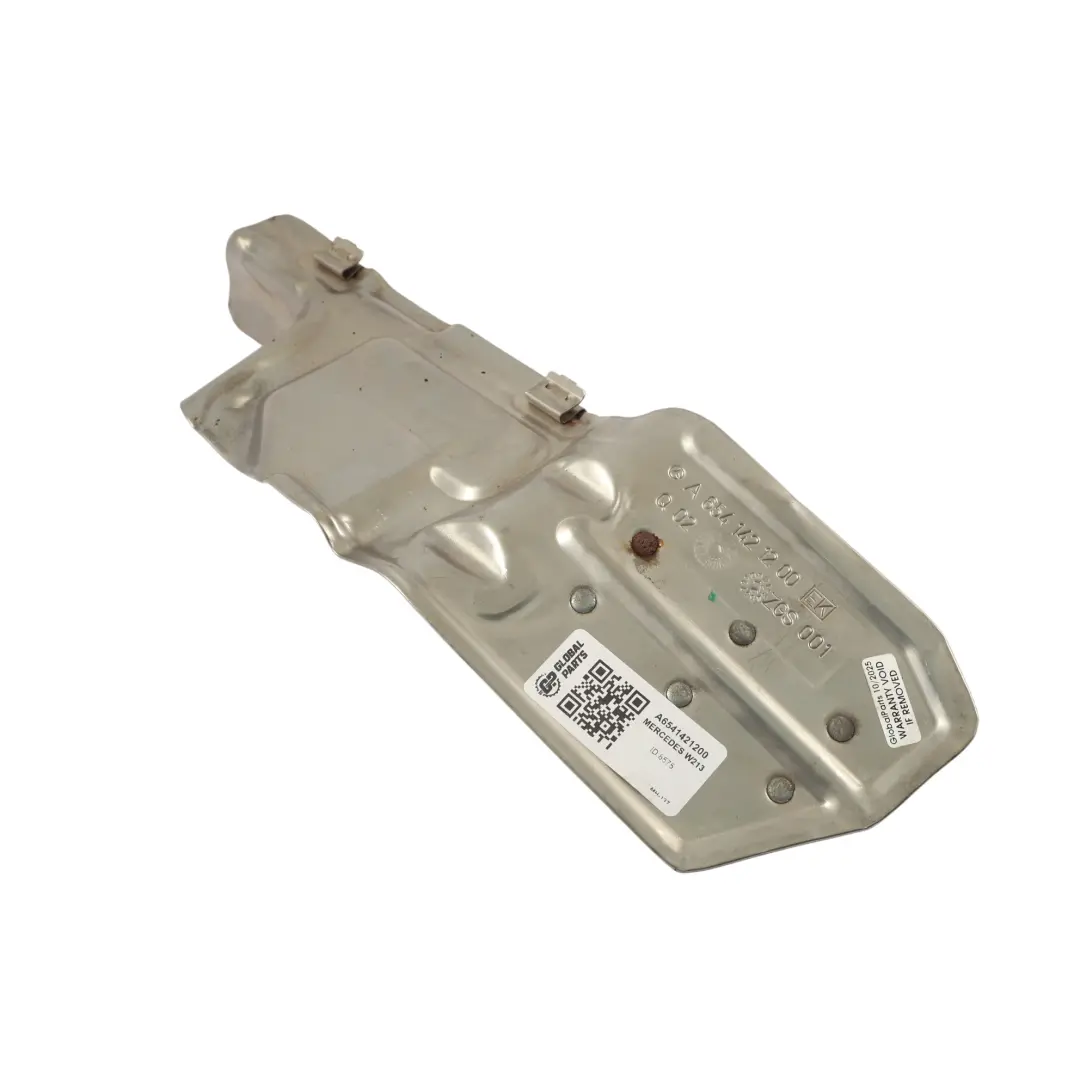 OM654 Couvercle Protection Thermique Échappement pour Mercedes W213 à propos du numéro de pièce A6541421200 Mercedes W213 OM654 Couvercle Protection Thermique Échappement - SKU A6541421200 - Numéro de pièce A6541421200