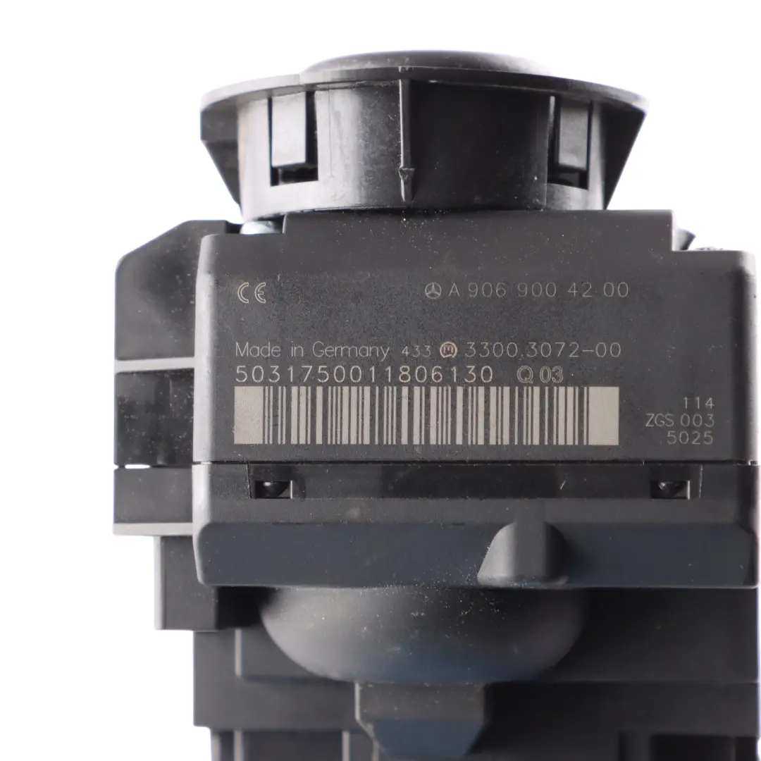 Key Reader Ignition Switch Lock Control Unit to Mercedes Sprinter W906 with Part number A9069004200 Mercedes Sprinter W906 Key Reader Ignition Switch Lock Control Unit - SKU A9069004200 - Part number A9069004200