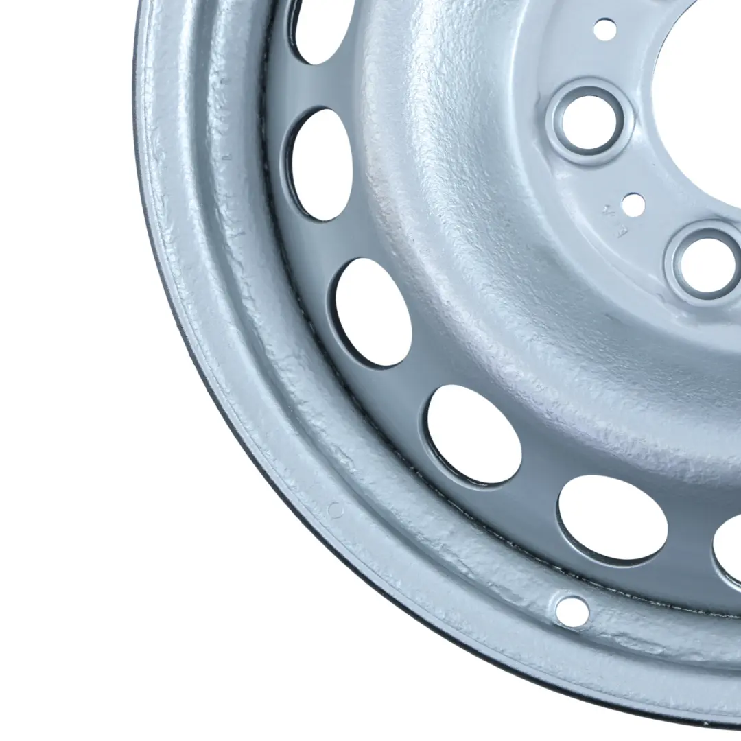 W907 W910 Felga Stalowa Srebrna 16" 6,5J ET:54 do Mercedes o numerze A9074014900 Mercedes W907 W910 Felga Stalowa Srebrna 16" 6,5J ET:54 - SKU A9074014900-1 - Numer Części A9074014900