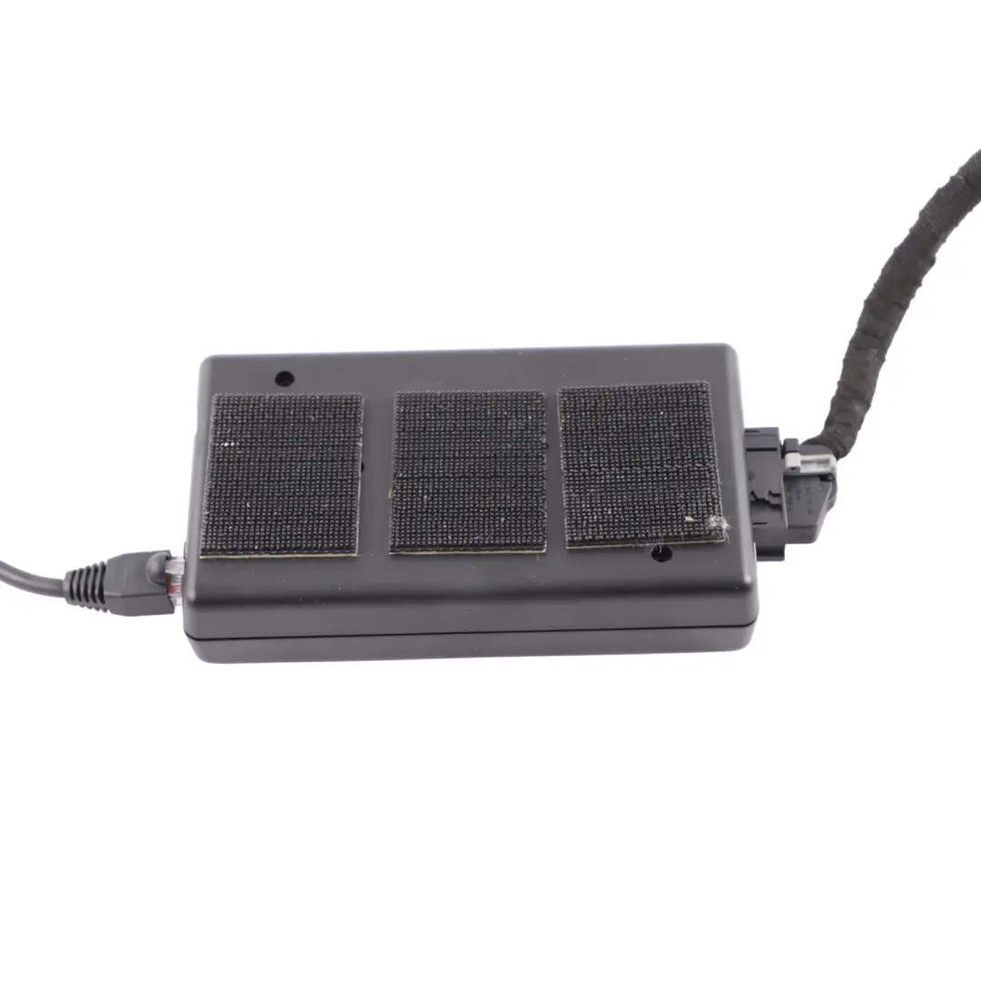 iPod Interface Module Control Unit ECU Wiring to Mercedes W203 CL203 with Part number B67824529 Mercedes W203 CL203 iPod Interface Module Control Unit ECU Wiring - SKU B67824529-1 - Part number B67824529