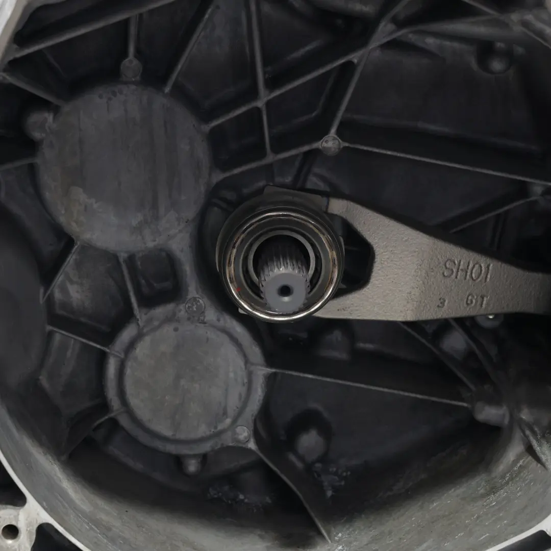 Mazda 6 Mk3 GJ 2.2D Skyactiv Cambio Manual Transmisión 6 Velocidades - SKU D605-03-000 - Número de pieza D605-03-000