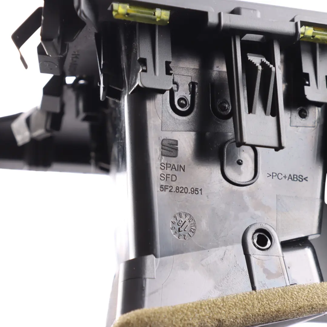 Mk3 5F Centre Dashboard Air Vent Panel Display Trim Cover to Seat Leon with Part number 5F2820951 Seat Leon Mk3 5F Centre Dashboard Air Vent Panel Display Trim Cover - SKU RHD-5F2820951 - Part number 5F2820951