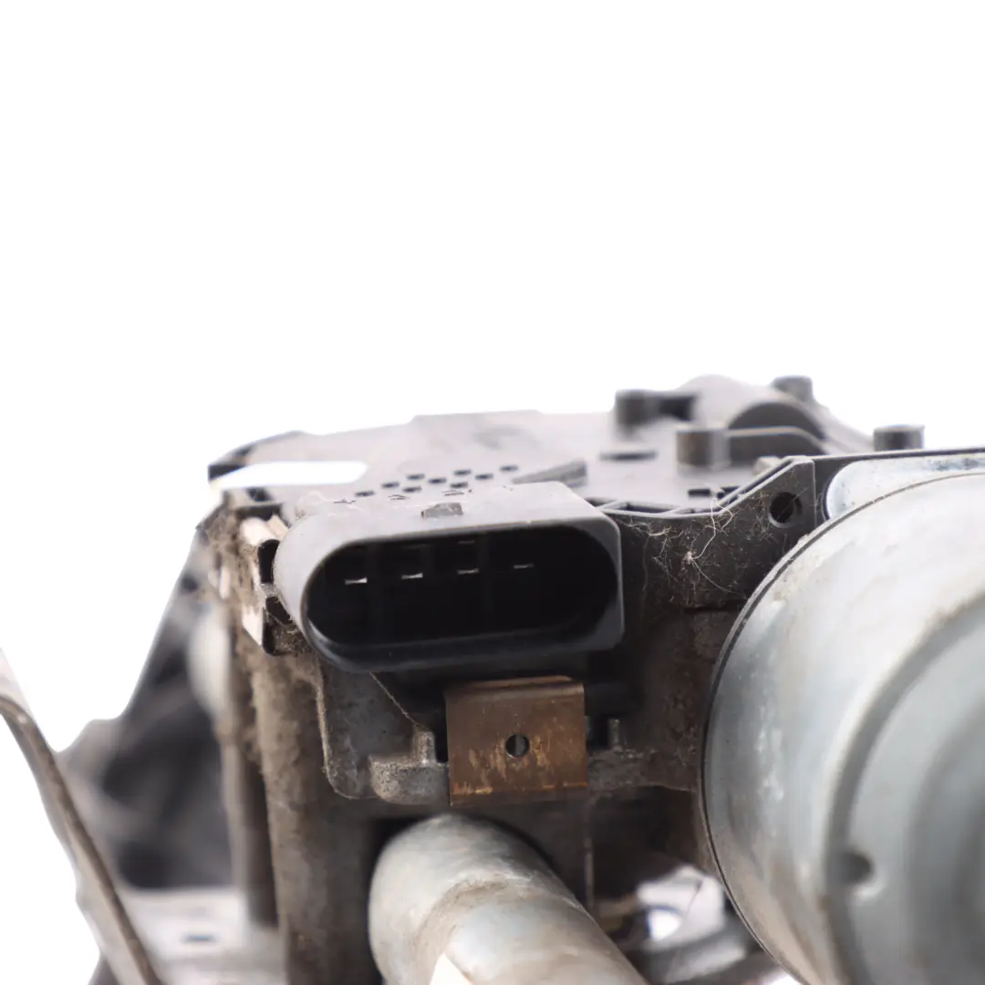 Mk3 5F Front Windscreen Wiper System Linkage Motor to Seat Leon with Part number 5F2955023A Seat Leon Mk3 5F Front Windscreen Wiper System Linkage Motor - SKU RHD-5F2955023A - Part number 5F2955023A