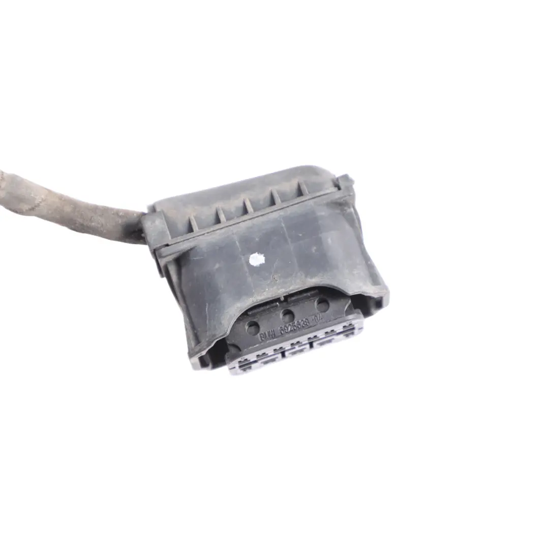 Wtyczka Gniazdo Lampy Prawej Przedniej Prawy Przód do BMW F34 GT o numerze 7355558 BMW F34 GT Wtyczka Gniazdo Lampy Prawej Przedniej Prawy Przód - SKU 7355558-2 - Numer Części 7355558