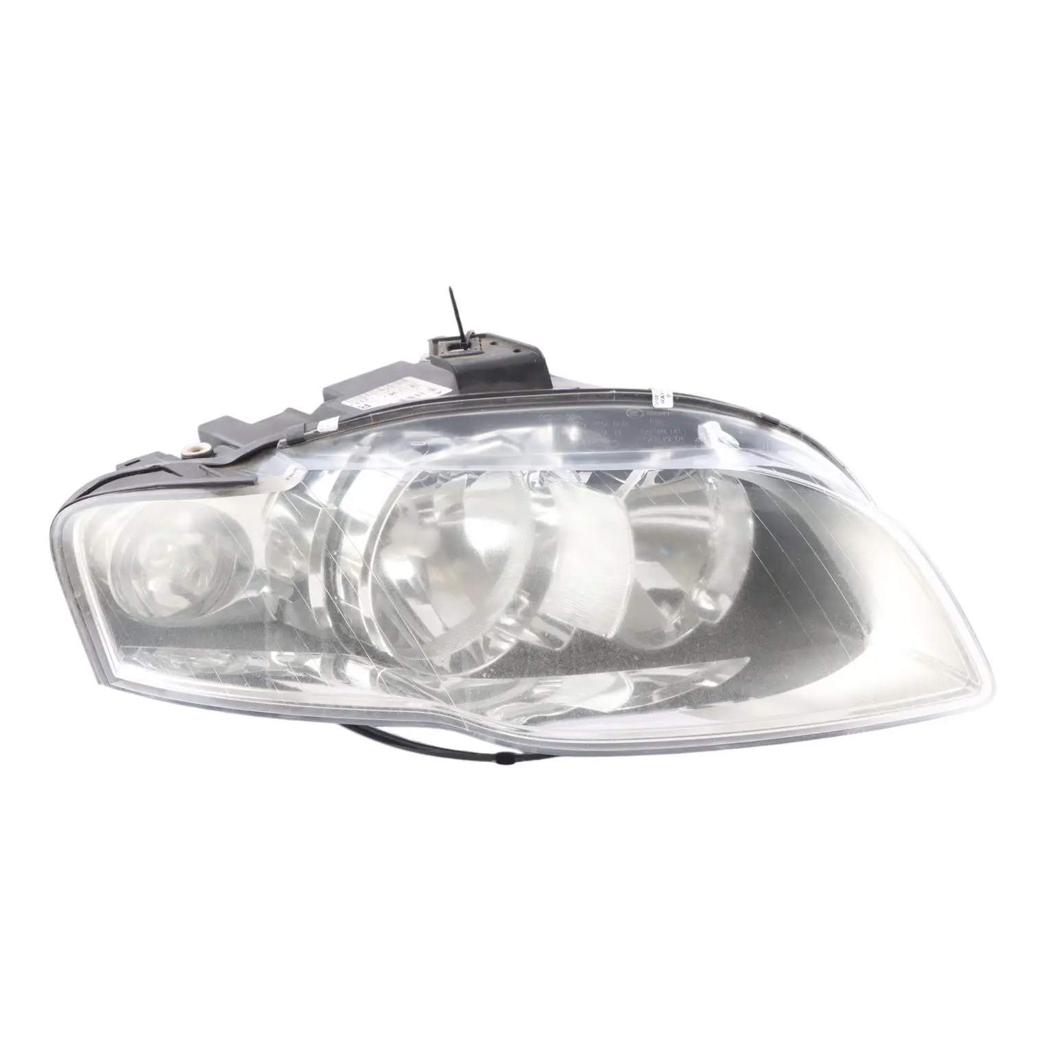 Audi A4 B7 Front Headlight Headlamp Light Lamp Halogen Right O/S 8E0941004BL