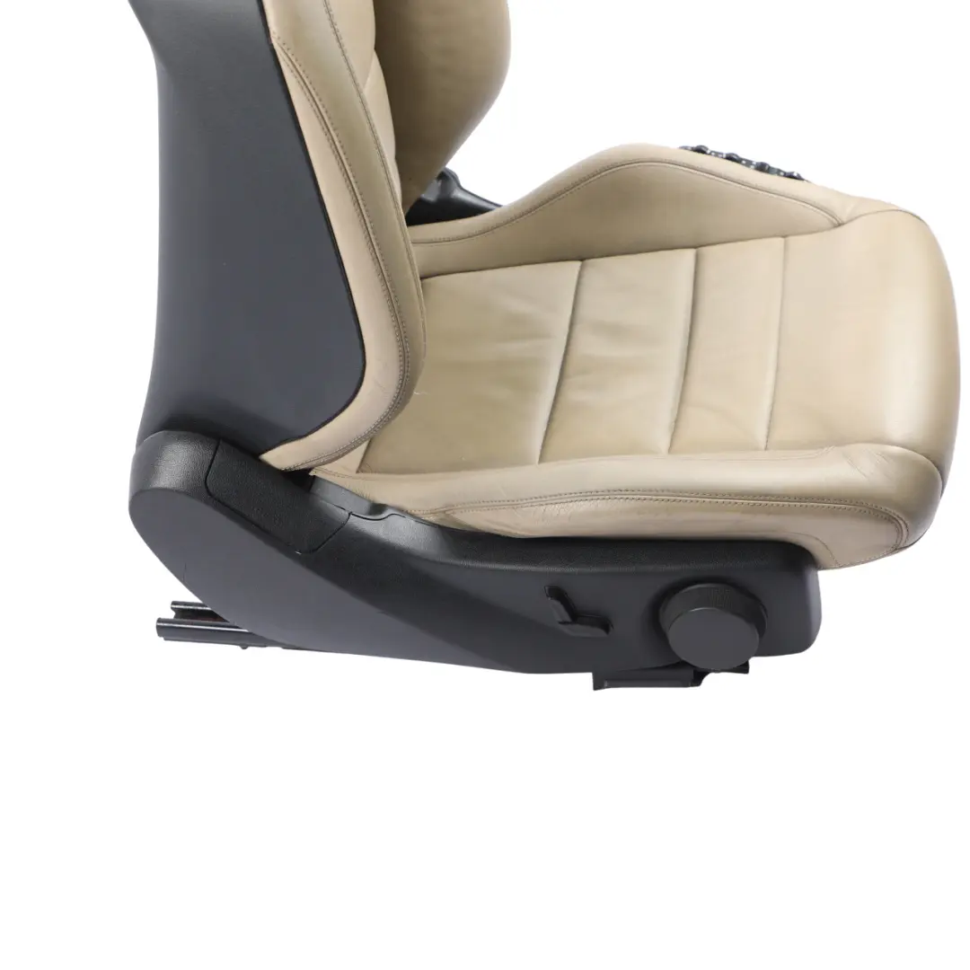 Fotel Przedni Prawy Przód Grzany Skórzany Beżowy do Mercedes C204 A207 o numerze A2079101747 Mercedes C204 A207 Fotel Przedni Prawy Przód Grzany Skórzany Beżowy - SKU A2079101747-18 - Numer Części A2079101747