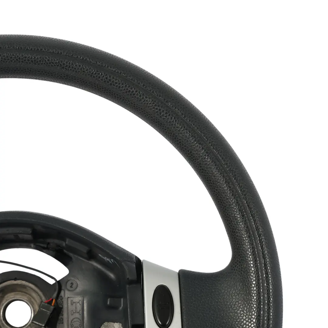 Volant 2 Branches Cuir Noir pour Mini Cooper One R50 R52 R53 à propos du numéro de pièce 0146479 Mini Cooper One R50 R52 R53 Volant 2 Branches Cuir Noir - SKU 0146479-3 - Numéro de pièce 0146479