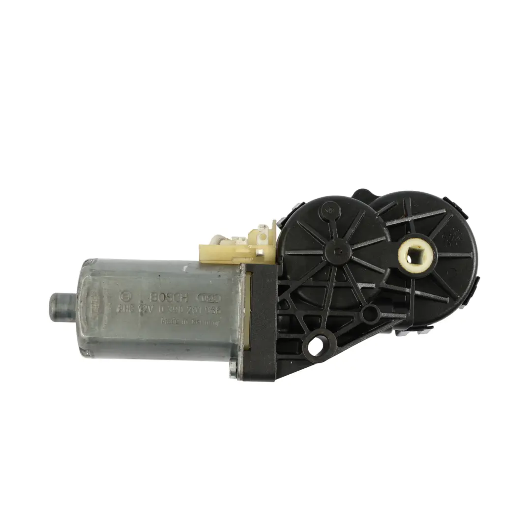 GP0 Motore Di Bloccaggio Portellone Posteriore Attuatore per VW Phaeton con numero di parte 0390201966 VW Phaeton GP0 Motore Di Bloccaggio Portellone Posteriore Attuatore - SKU 0390201966 - Numero di parte 0390201966