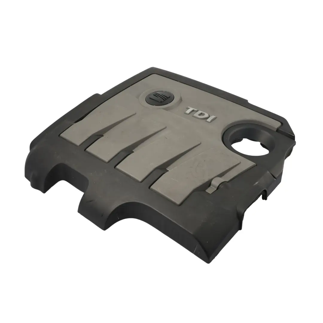 6J Pannello Superiore Copertura Motore 1.6 TDI per Seat Altea XL Ibiza con numero di parte 03L103925AT Seat Altea XL Ibiza 6J Pannello Superiore Copertura Motore 1.6 TDI - SKU 03L103925AT - Numero di parte 03L103925AT