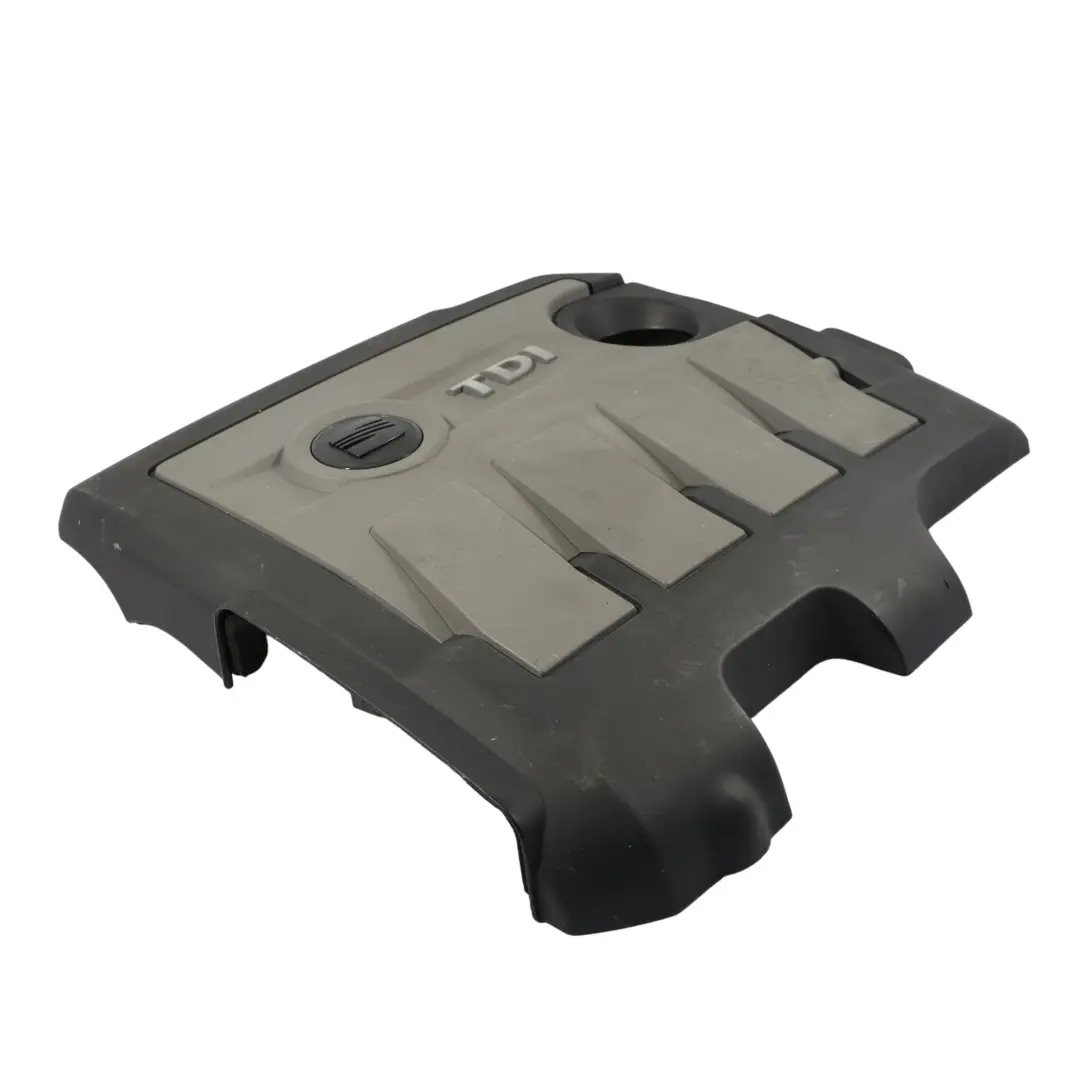 6J Pannello Superiore Copertura Motore 1.6 TDI per Seat Altea XL Ibiza con numero di parte 03L103925AT Seat Altea XL Ibiza 6J Pannello Superiore Copertura Motore 1.6 TDI - SKU 03L103925AT - Numero di parte 03L103925AT
