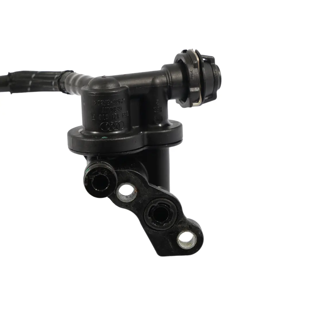 4M 3.0 Diesel Wąż Przewód Wody do Audi A4 B9 Q7 o numerze 059121086BD Audi A4 B9 Q7 4M 3.0 Diesel Wąż Przewód Wody - SKU 059121086BD - Numer Części 059121086BD