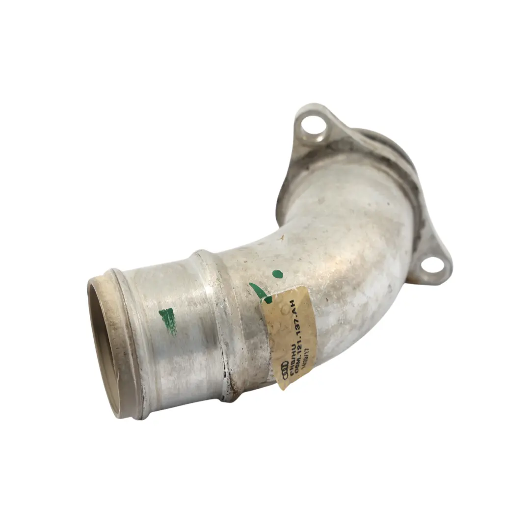 Wasser Kühlmittel Schlauch Kühlleitung für Audi A4 B9 A5 F5 mit Teilenummer 06M121137AH Audi A4 B9 A5 F5 Wasser Kühlmittel Schlauch Kühlleitung - SKU 06M121137AH - Teilenummer 06M121137AH