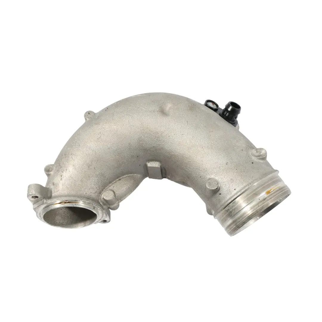 8Y Rura Króciec Intercoolera Dolot Powietrza 2.5 TFSI do Audi RS3 o numerze 07K133359L Audi RS3 8Y Rura Króciec Intercoolera Dolot Powietrza 2.5 TFSI - SKU 07K133359L - Numer Części 07K133359L