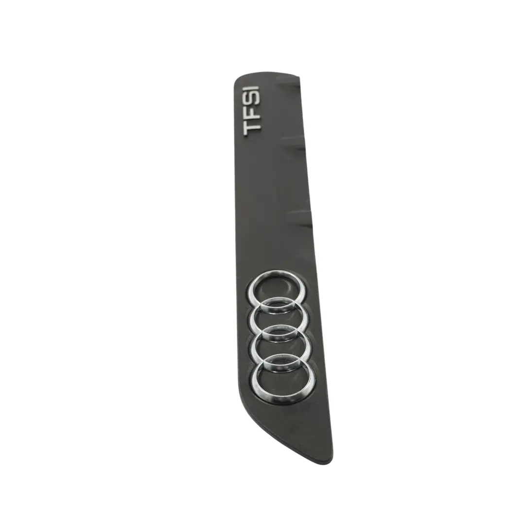 8Y 2.5 TFSI DAZA Piastra Collettore Aspirazione Badge Trim per Audi RS3 con numero di parte 07K133621B Audi RS3 8Y 2.5 TFSI DAZA Piastra Collettore Aspirazione Badge Trim - SKU 07K133621B - Numero di parte 07K133621B