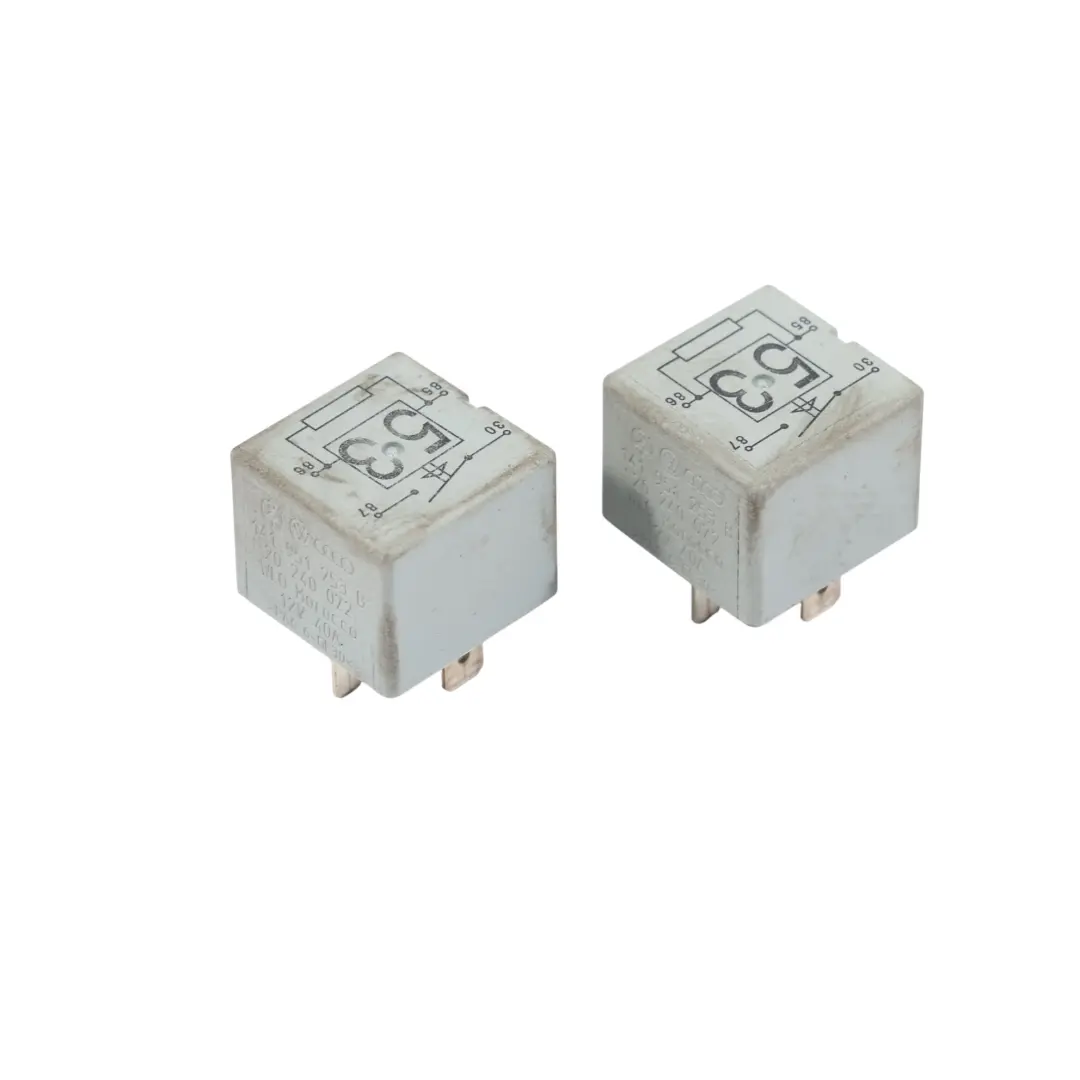 Audi VW Volkswagen Seat Relay Numero 53 Unità Modulo 4 Perni Set Di 2 141951253B - SKU 141951253B-3 - Numero di parte 141951253B-3