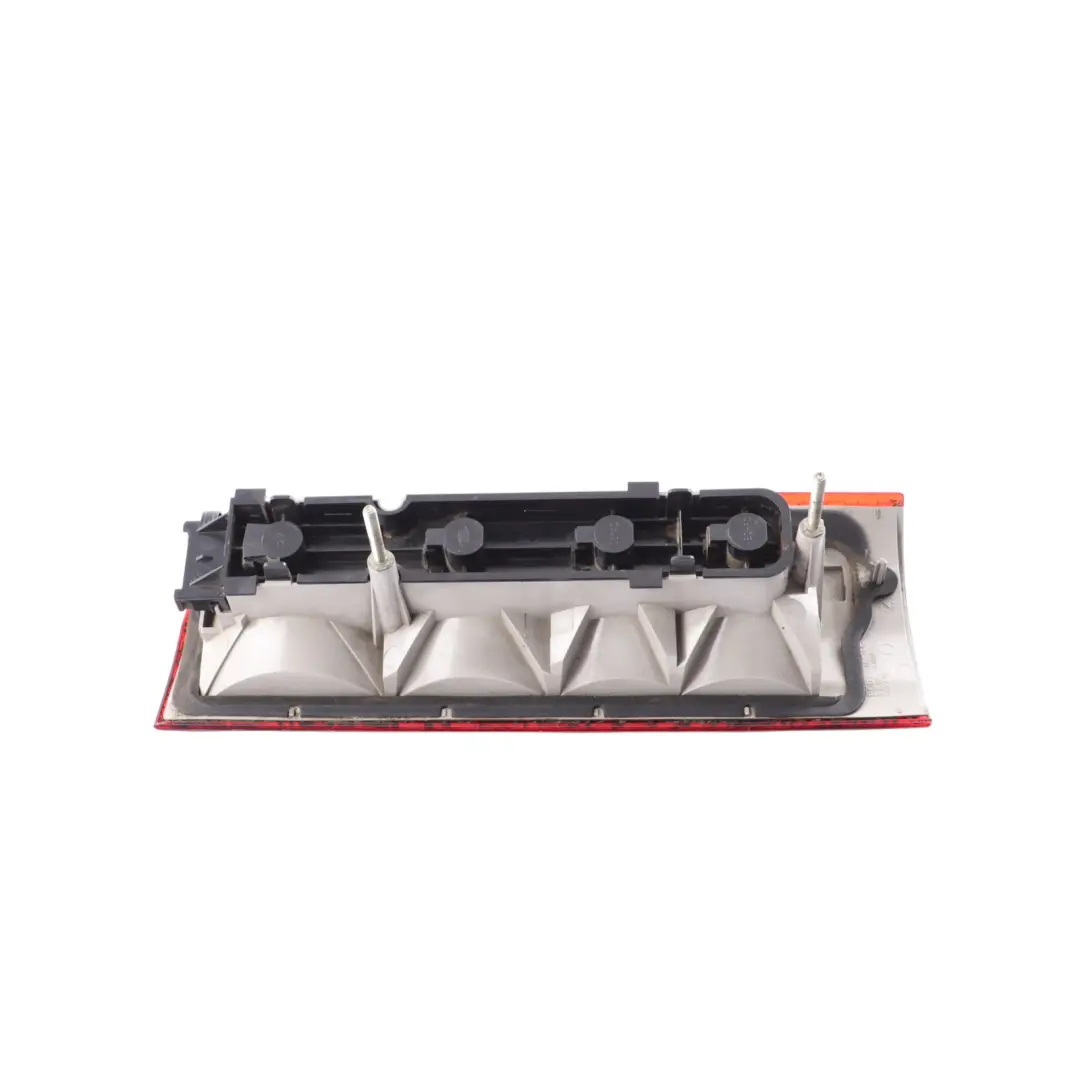 Piloto Trasero Panel Lateral Izquierdo 6C11-13451-AA para Ford Transit Mk7 con número de pieza 1435881 Ford Transit Mk7 Piloto Trasero Panel Lateral Izquierdo 6C11-13451-AA - SKU 1435881 - Número de pieza 1435881