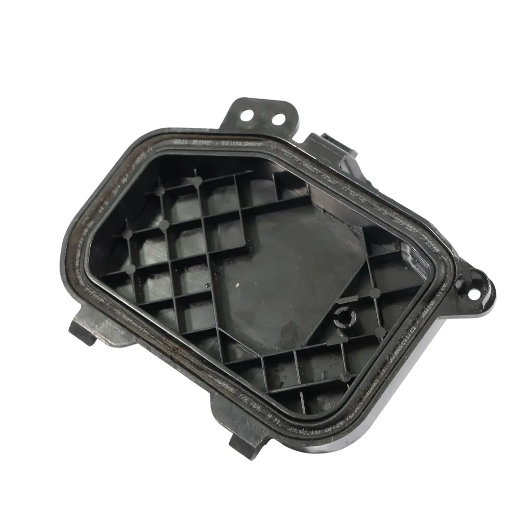 Volkswagen Touareg 7P Panel Tapa Faro Delantero Izquierdo - SKU 17486002RE - Número de pieza 17486002RE