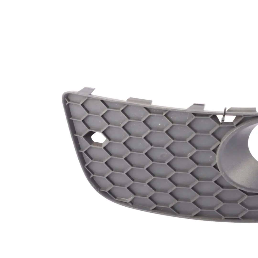 Mk5 Cache Antibrouillard Avant Droit Pare Chocs pour VW Volkswagen Golf à propos du numéro de pièce 1K0853666P VW Volkswagen Golf Mk5 Cache Antibrouillard Avant Droit Pare Chocs - SKU 1K0853666P - Numéro de pièce 1K0853666P