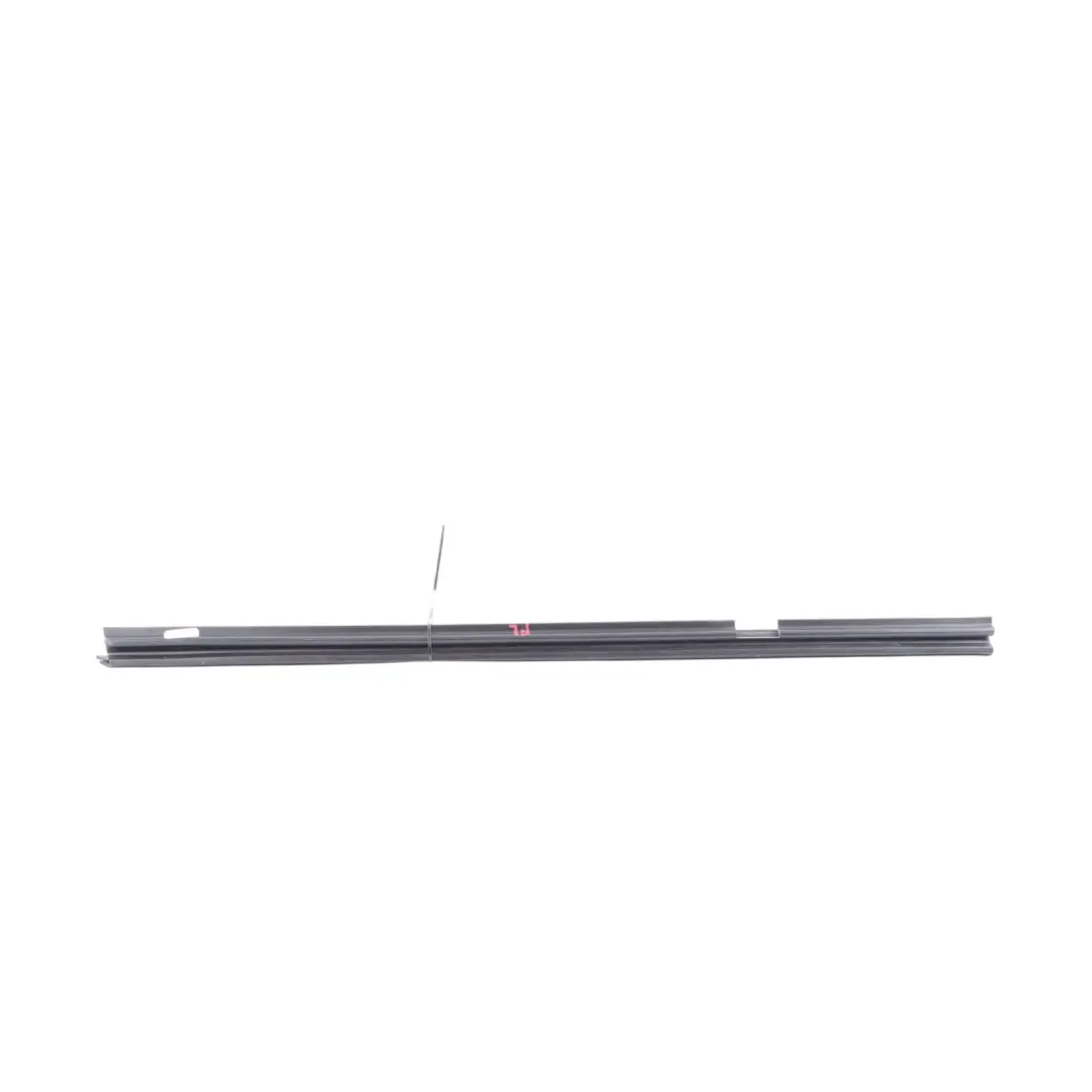 Mk5 Junta Tira Ventana Delantera Izquierda para Volkswagen Golf con número de pieza 1K4837471D Volkswagen Golf Mk5 Junta Tira Ventana Delantera Izquierda - SKU 1K4837471D - Número de pieza 1K4837471D