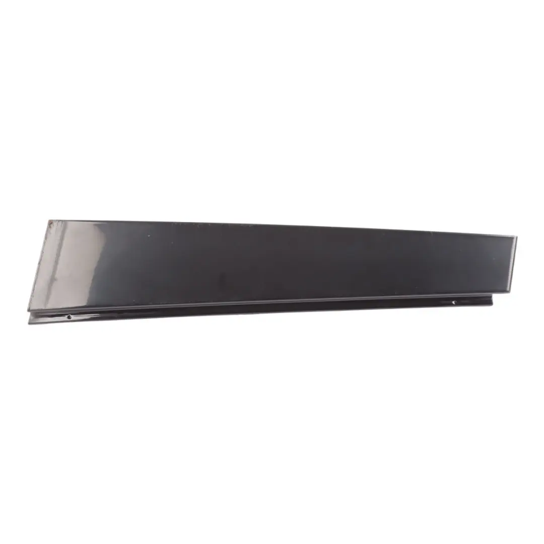 Volkswagen Golf 1K V Garniture Montant B Arrière Extérieur Droit - SKU 1K6839902A - Numéro de pièce 1K6839902A