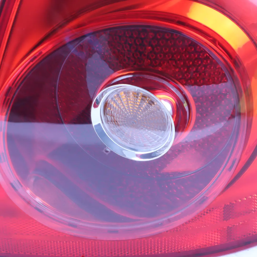 Mk5 Lampa Tylna Zewnętrzna Prawa do VW Volkswagen Golf o numerze 1K6945096E VW Volkswagen Golf Mk5 Lampa Tylna Zewnętrzna Prawa - SKU 1K6945096E - Numer Części 1K6945096E