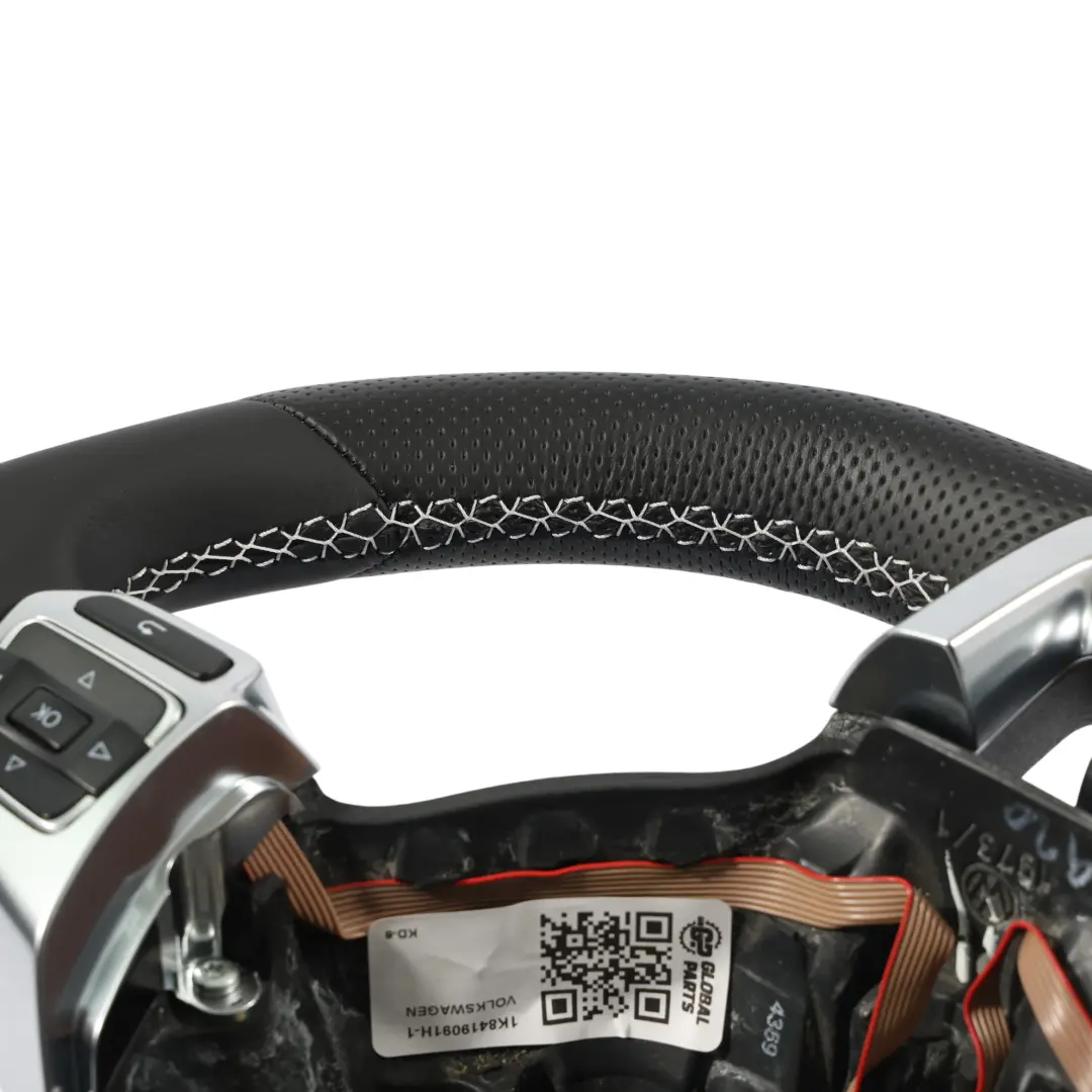 NUOVO Pelle Nera Fili Bianchi per VW Volkswagen Scirocco Volante con numero di parte 1K8419091H VW Volkswagen Scirocco Volante NUOVO Pelle Nera Fili Bianchi - SKU 1K8419091H-1 - Numero di parte 1K8419091H