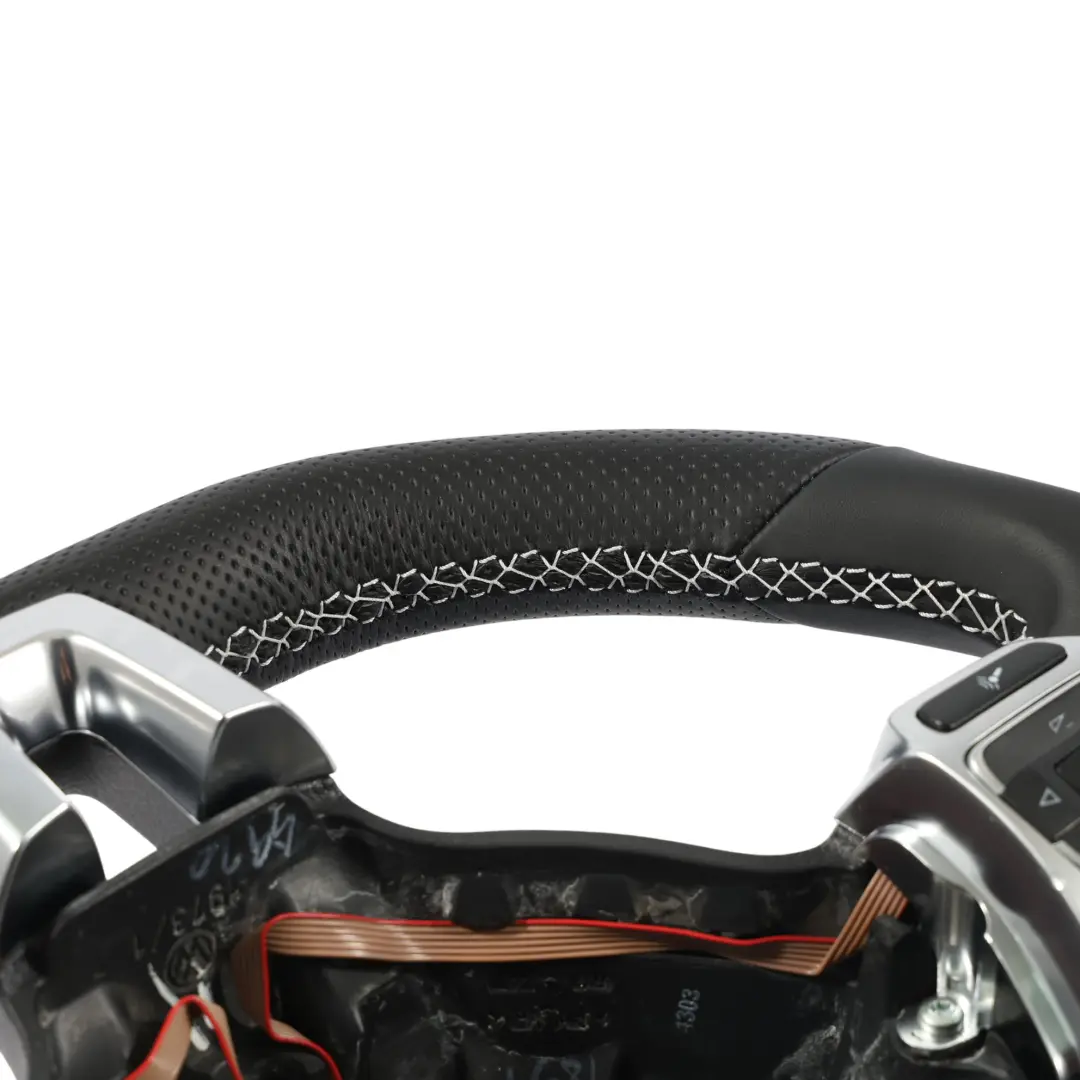 NUEVO Cuero Negro Hilos Blancos para VW Volkswagen Scirocco Volante con número de pieza 1K8419091H VW Volkswagen Scirocco Volante NUEVO Cuero Negro Hilos Blancos - SKU 1K8419091H-1 - Número de pieza 1K8419091H