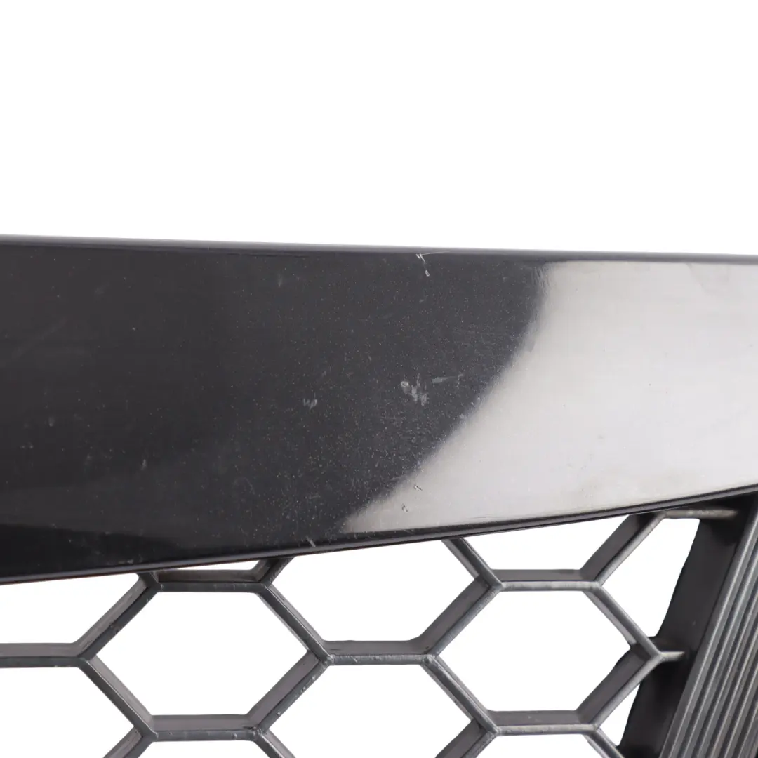 Mk2 Front Grille VRS Centre Upper Radiator Trim Panel G-SKOT09 to Skoda Octavia with Part number 1Z0853668A Skoda Octavia Mk2 Front Grille VRS Centre Upper Radiator Trim Panel G-SKOT09 - SKU 1Z0853668A - Part number 1Z0853668A