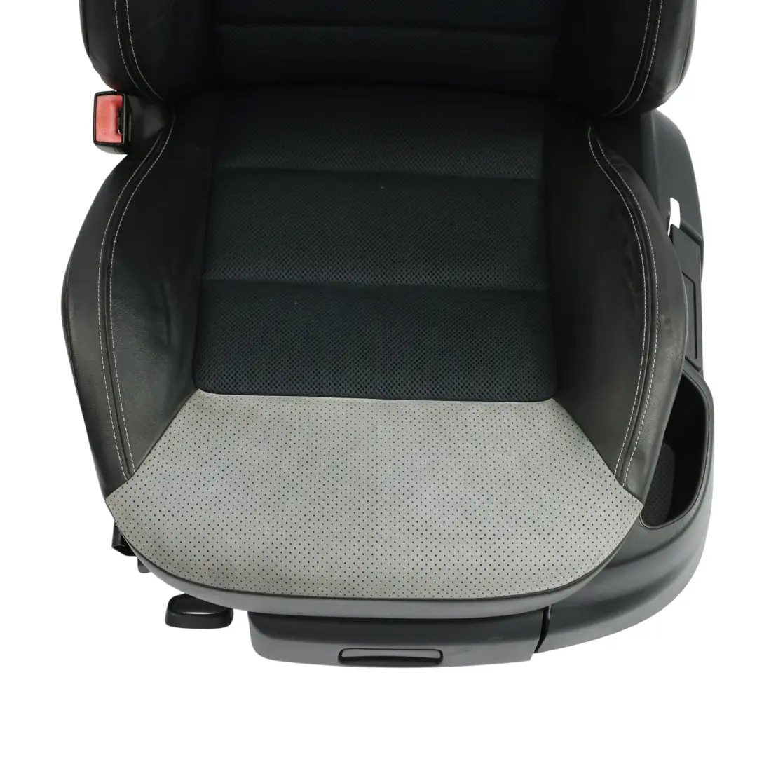 1Z VRS Asiento Delantero Calefactable Izquierdo Espaciador Negro para Skoda Octavia con número de pieza 1Z0881805RQ Skoda Octavia 1Z VRS Asiento Delantero Calefactable Izquierdo Espaciador Negro - SKU 1Z0881805RQ - Número de pieza 1Z0881805RQ