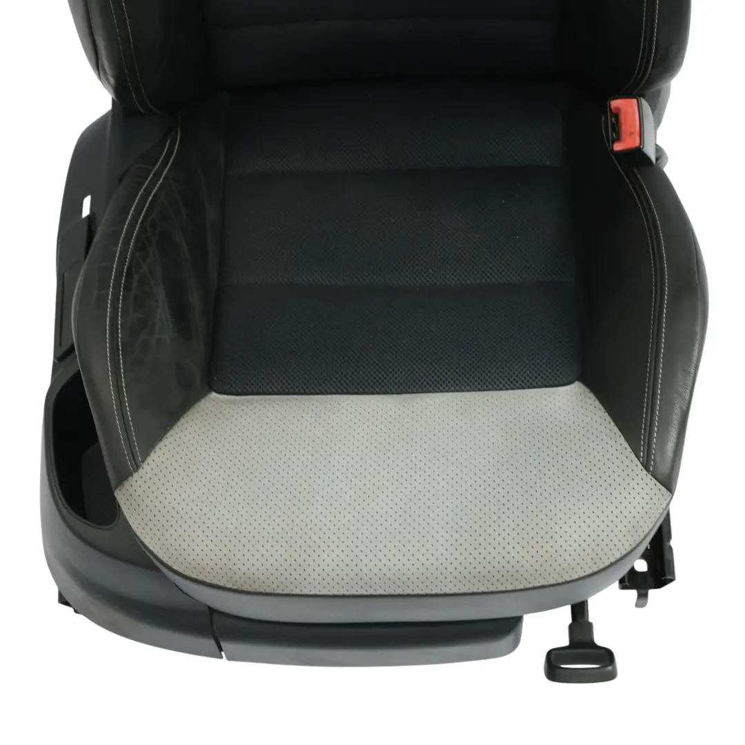 1Z VRS RS Siège Avant Droit Chauffant Cuir Tissu Noir pour Skoda Octavia II à propos du numéro de pièce 1Z0881806ME Skoda Octavia II 1Z VRS RS Siège Avant Droit Chauffant Cuir Tissu Noir - SKU 1Z0881806ME-1 - Numéro de pièce 1Z0881806ME