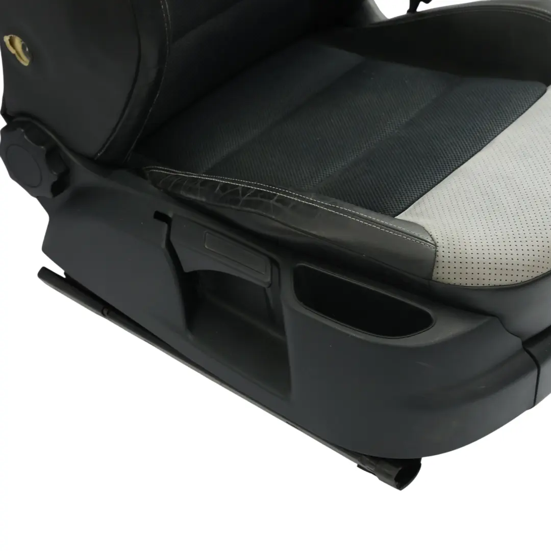 1Z VRS RS Front Seat Heated Leather Cloth Black Right O/S to Skoda Octavia II with Part number 1Z0881806ME Skoda Octavia II 1Z VRS RS Front Seat Heated Leather Cloth Black Right O/S - SKU 1Z0881806ME-1 - Part number 1Z0881806ME