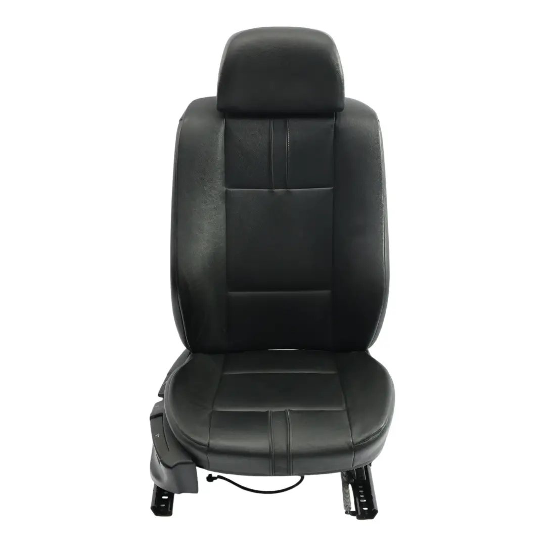 Sedile Anteriore Riscaldato In Pelle Nevada Nero Destro per BMW X3 E83 con numero di parte 3421900 BMW X3 E83 Sedile Anteriore Riscaldato In Pelle Nevada Nero Destro - SKU 3421900-3 - Numero di parte 3421900