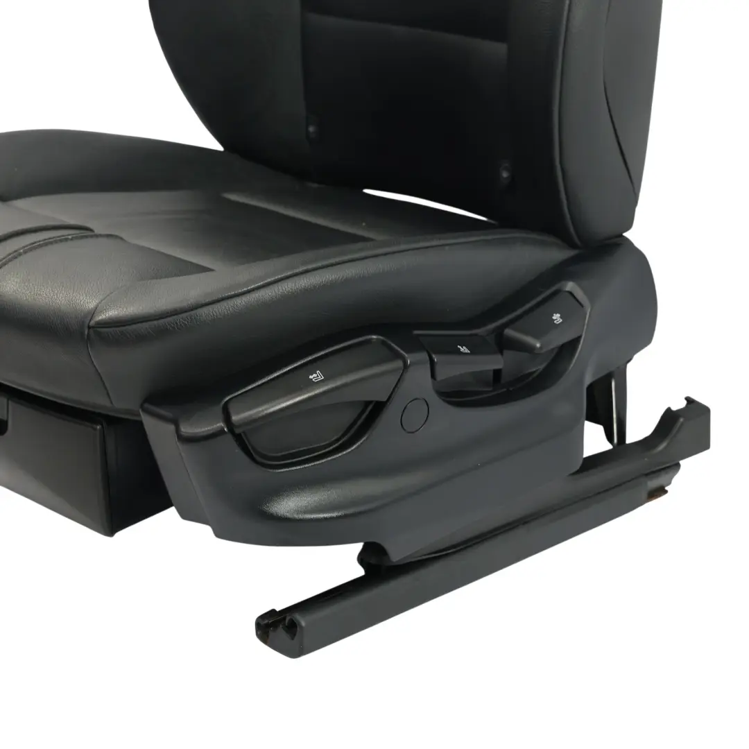 Siège Avant Gauche Chauffant En Cuir Nevada Noir pour BMW X3 E83 à propos du numéro de pièce 3421900 BMW X3 E83 Siège Avant Gauche Chauffant En Cuir Nevada Noir - SKU 3421900-4 - Numéro de pièce 3421900