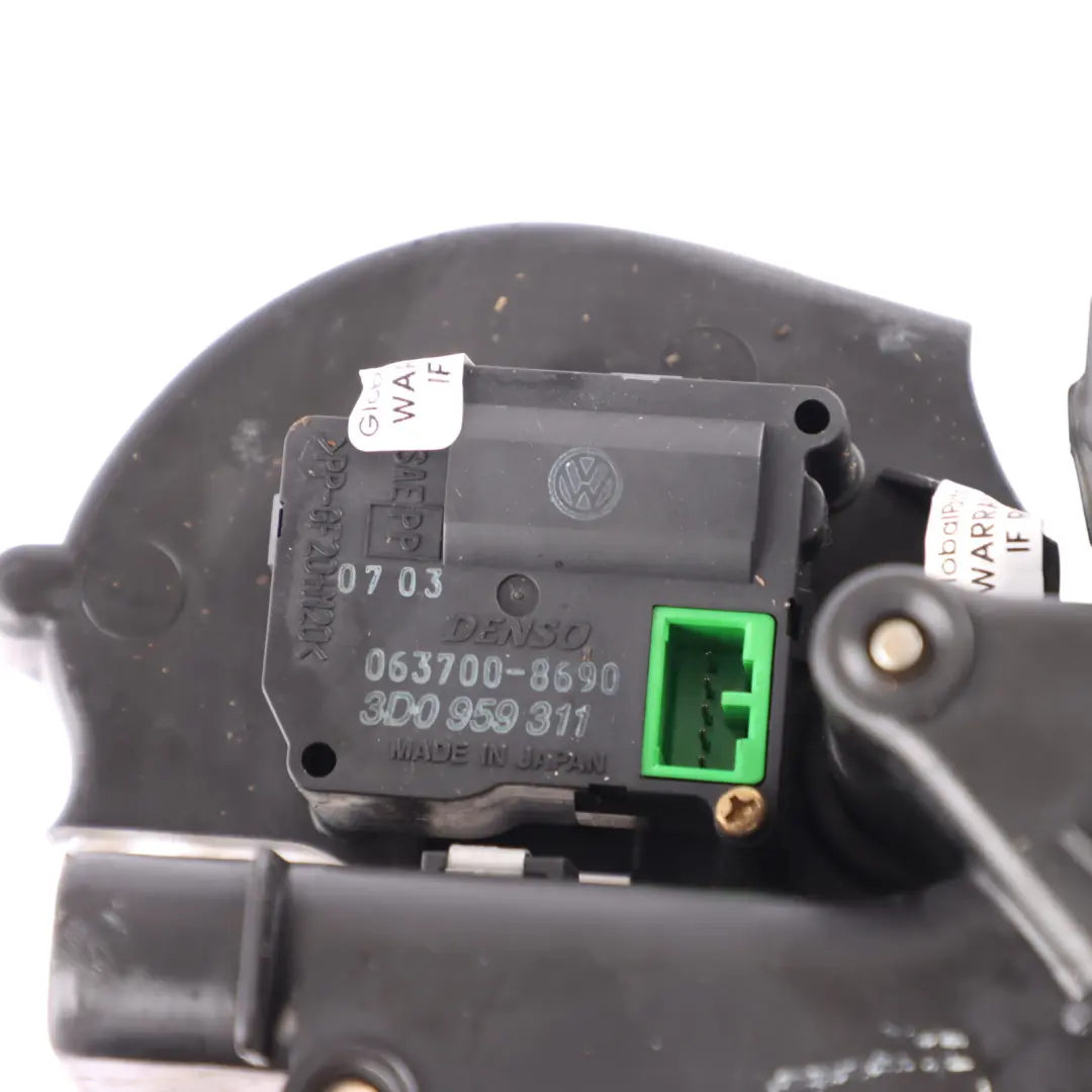 Heater Duct Actuator Right O/S 3D0819874B to Volkswagen Phaeton 3D Air with Part number 3D0819509A Volkswagen Phaeton 3D Air Heater Duct Actuator Right O/S 3D0819874B - SKU 3D0819509A - Part number 3D0819509A