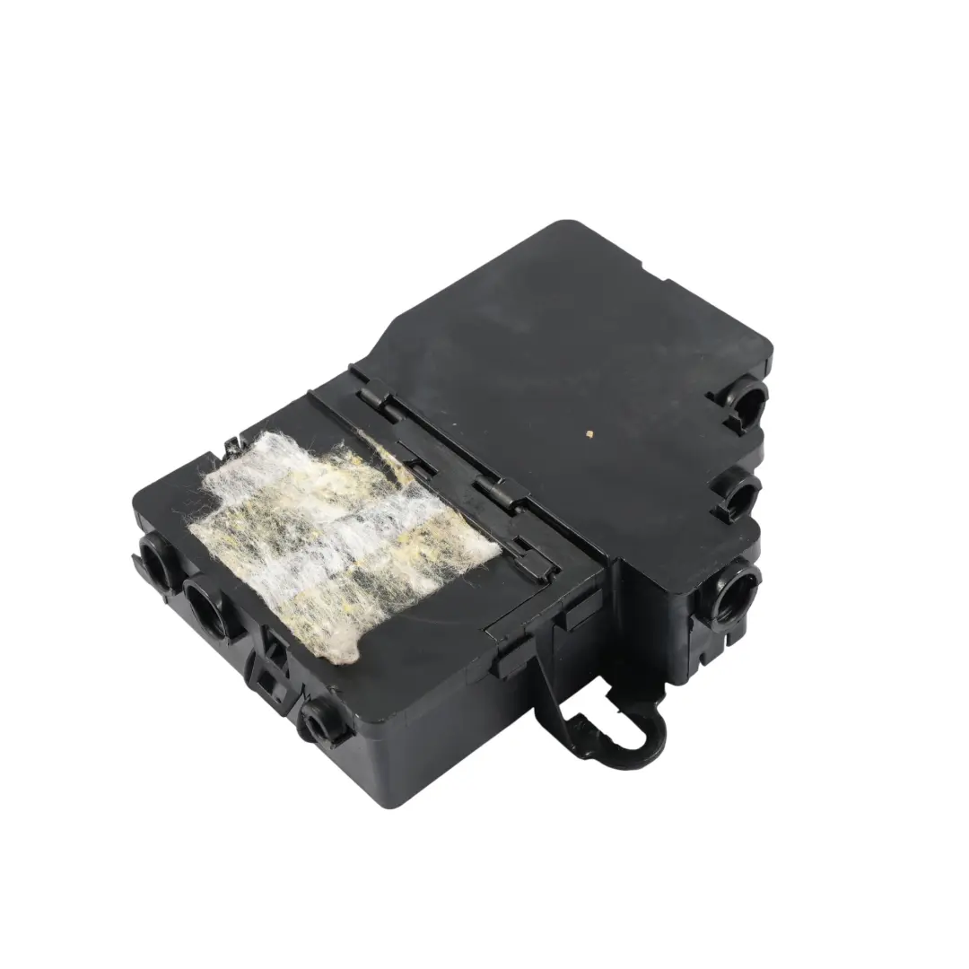 Main Fuse Socket Electrical Control Unit to VW Volkswagen Phaeton 3D with Part number 3D0937576 VW Volkswagen Phaeton 3D Main Fuse Socket Electrical Control Unit - SKU 3D0937576 - Part number 3D0937576