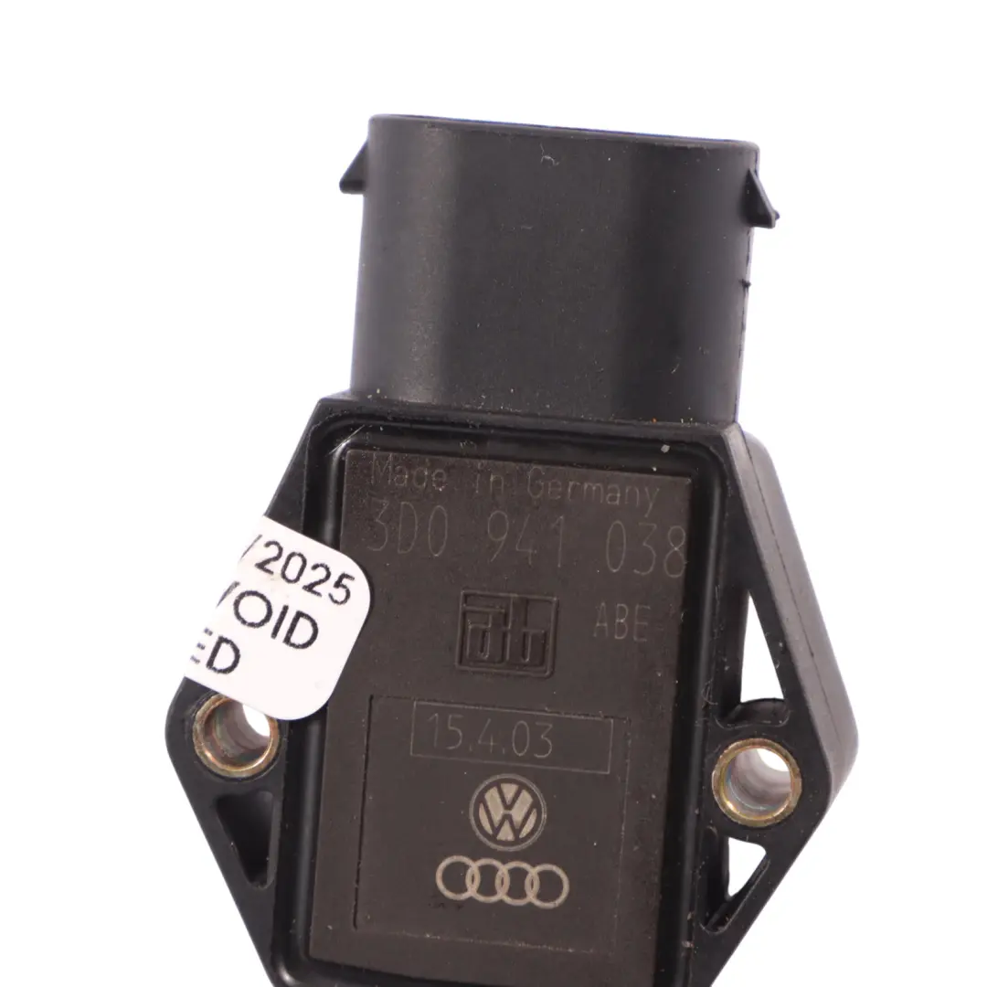 Mk1 Tailgate Boot Lid Swing Angle Sensor A to VW Volkswagen Phaeton with Part number 3D0941038 VW Volkswagen Phaeton Mk1 Tailgate Boot Lid Swing Angle Sensor A - SKU 3D0941038 - Part number 3D0941038