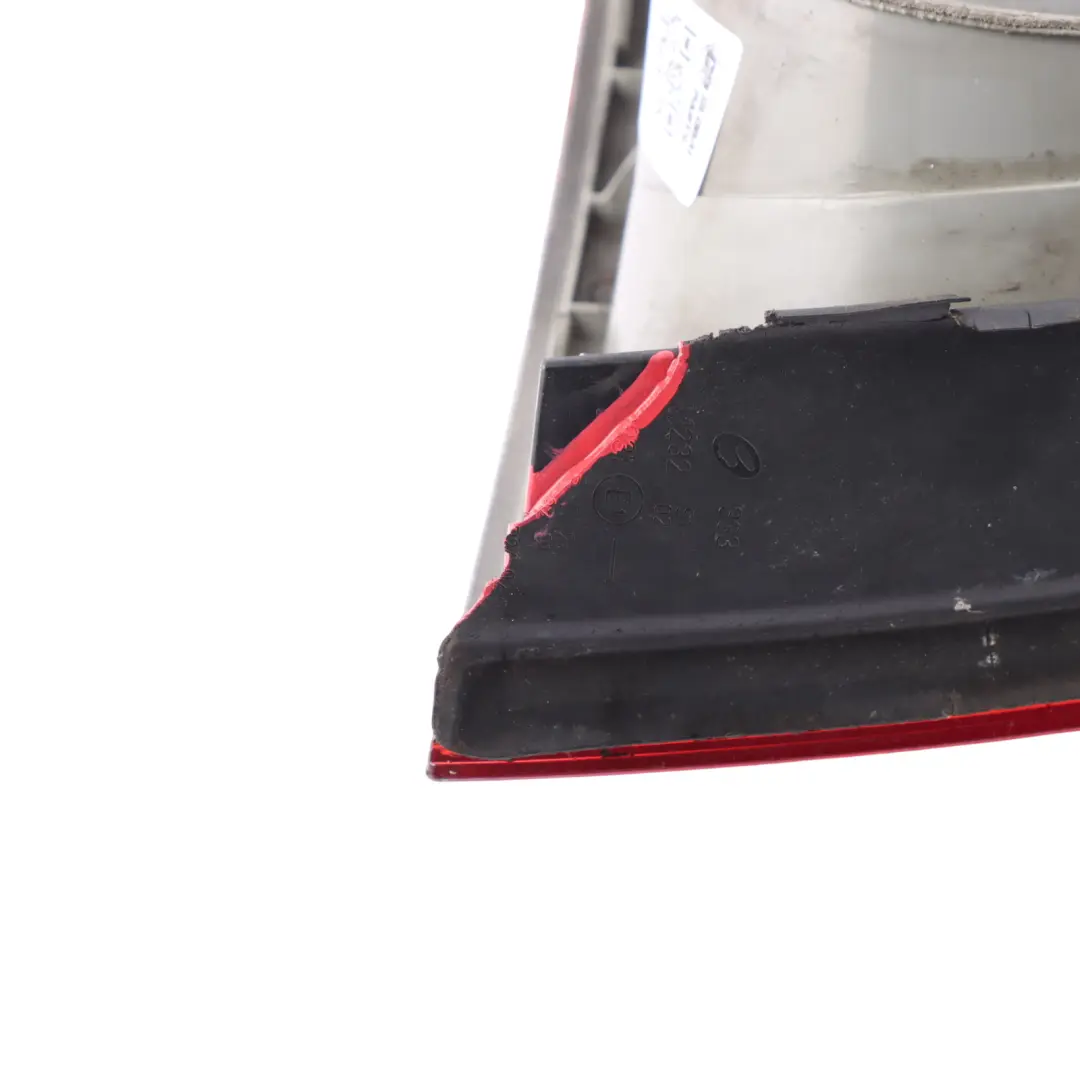 Tail Light Tailgate Lamp Outer Right O/S to Volkswagen Phaeton 3D Rear with Part number 3D0945096D Volkswagen Phaeton 3D Rear Tail Light Tailgate Lamp Outer Right O/S - SKU 3D0945096D - Part number 3D0945096D