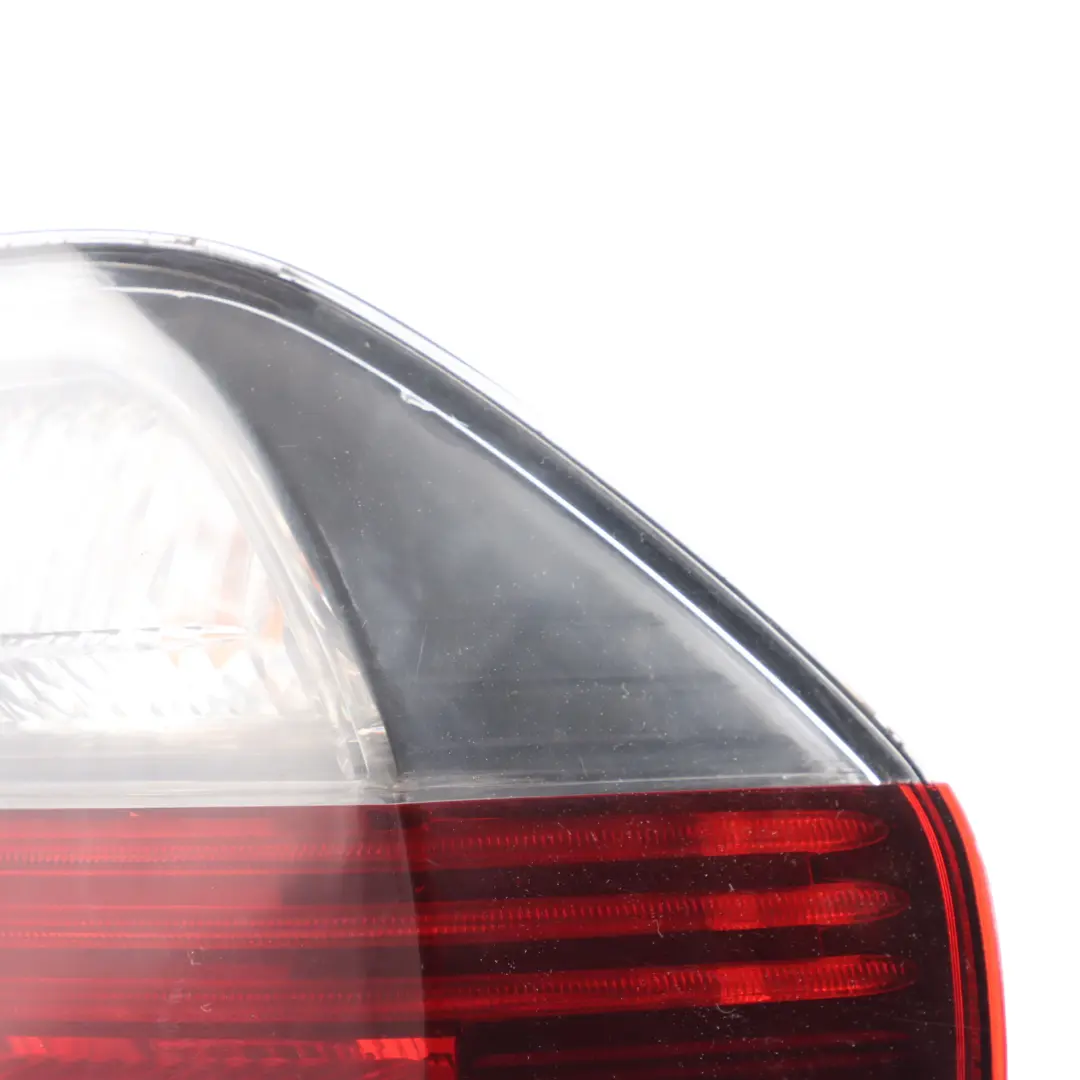Light Lamp In The Side Panel Rear Right O/S 0 to BMW E90 Rear with Part number 406880 BMW E90 Rear Light Lamp In The Side Panel Rear Right O/S 0 - SKU 406880 - Part number 406880