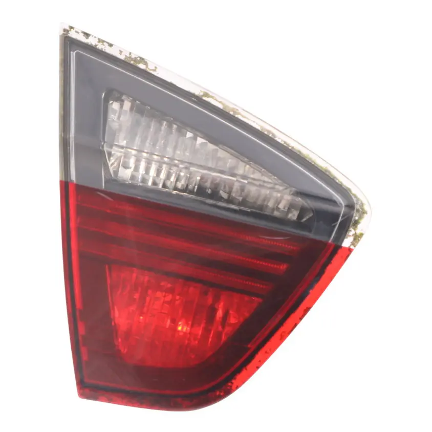 Heckleuchte Heckklappe Links 63210 0 für BMW E90 mit Teilenummer 406883 BMW E90 Heckleuchte Heckklappe Links 63210 0 - SKU 406883 - Teilenummer 406883