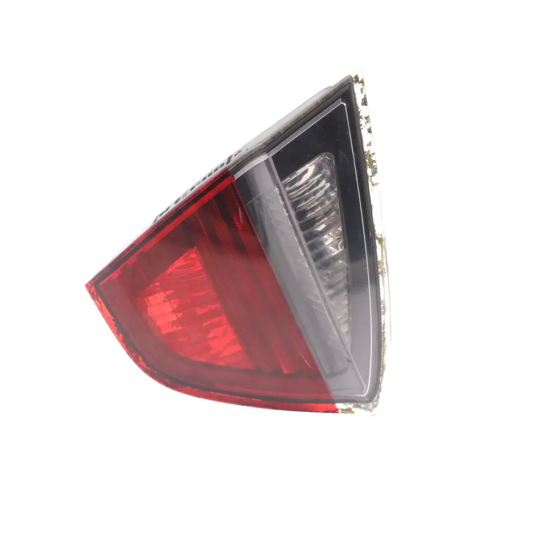Heckleuchte Heckklappe Links 63210 0 für BMW E90 mit Teilenummer 406883 BMW E90 Heckleuchte Heckklappe Links 63210 0 - SKU 406883 - Teilenummer 406883