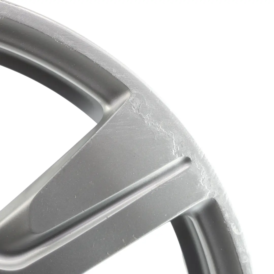 Leichtmetall Felge Silber 17" 7,5J ET:45 für Audi A6 C6 mit Teilenummer 4F0601025CB Audi A6 C6 Leichtmetall Felge Silber 17" 7,5J ET:45 - SKU 4F0601025CB-1 - Teilenummer 4F0601025CB