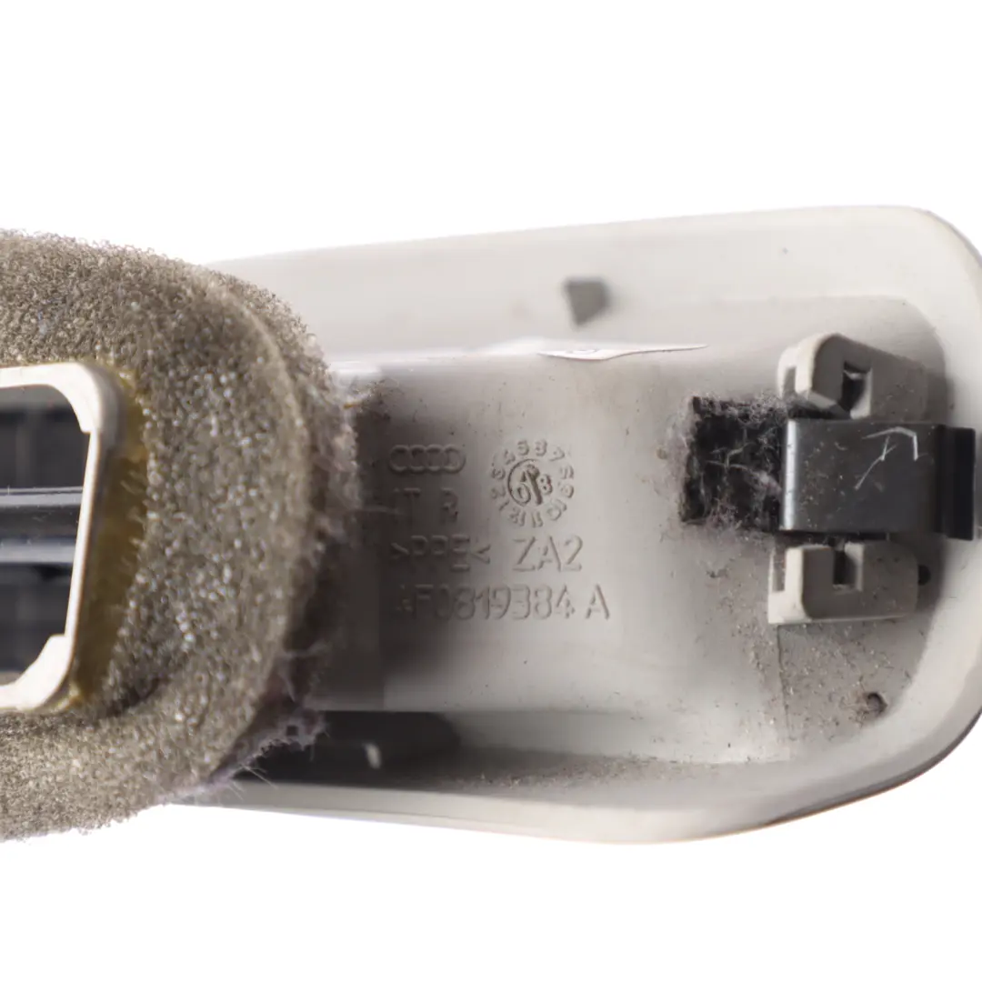 Griglia Di Ventilazione Del Montante B Destro Argento per Audi A6 C6 con numero di parte 4F0819384A Audi A6 C6 Griglia Di Ventilazione Del Montante B Destro Argento - SKU 4F0819384A - Numero di parte 4F0819384A