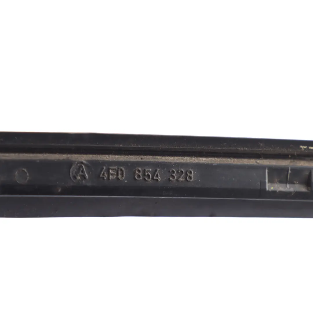 Frontscheibe Wasserabweiser Streifen Rechts für Audi A6 C6 mit Teilenummer 4F0854328 Audi A6 C6 Frontscheibe Wasserabweiser Streifen Rechts - SKU 4F0854328 - Teilenummer 4F0854328