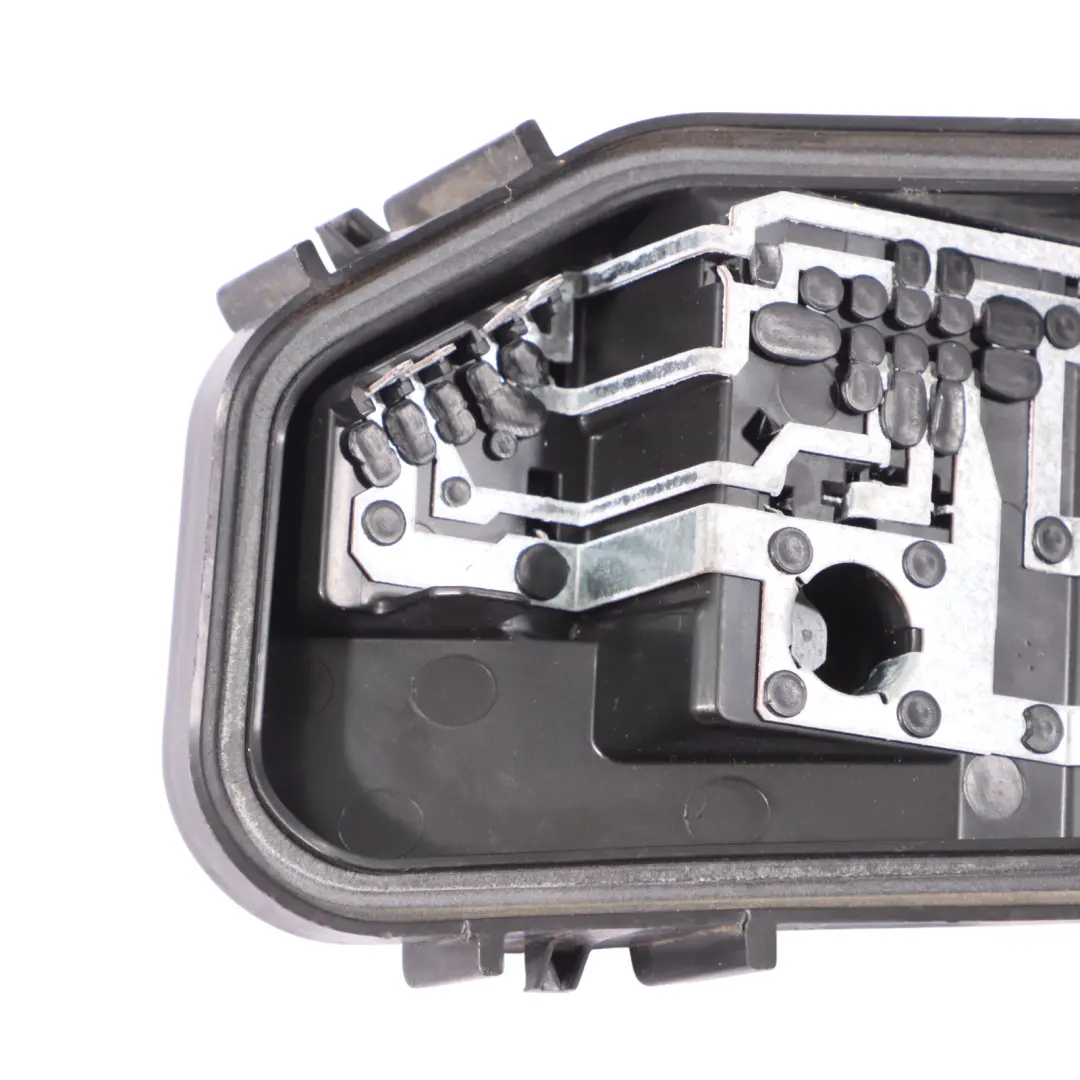 Mocowanie Uchwyt Listwa Żarówek Lampy Tylnej Prawo do Audi A6 C6 o numerze 4F5945222A Audi A6 C6 Mocowanie Uchwyt Listwa Żarówek Lampy Tylnej Prawo - SKU 4F5945222A-1 - Numer Części 4F5945222A