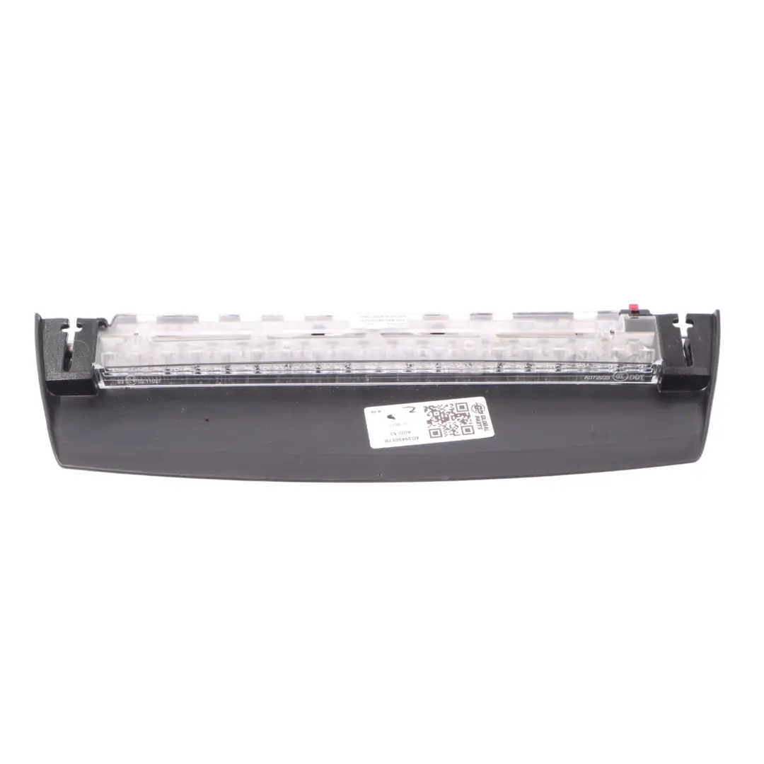 Portellone Posteriore Boot Terza Luce Freno Stop per Audi S3 8V Sedan con numero di parte 4G5945097B Audi S3 8V Sedan Portellone Posteriore Boot Terza Luce Freno Stop - SKU 4G5945097B - Numero di parte 4G5945097B