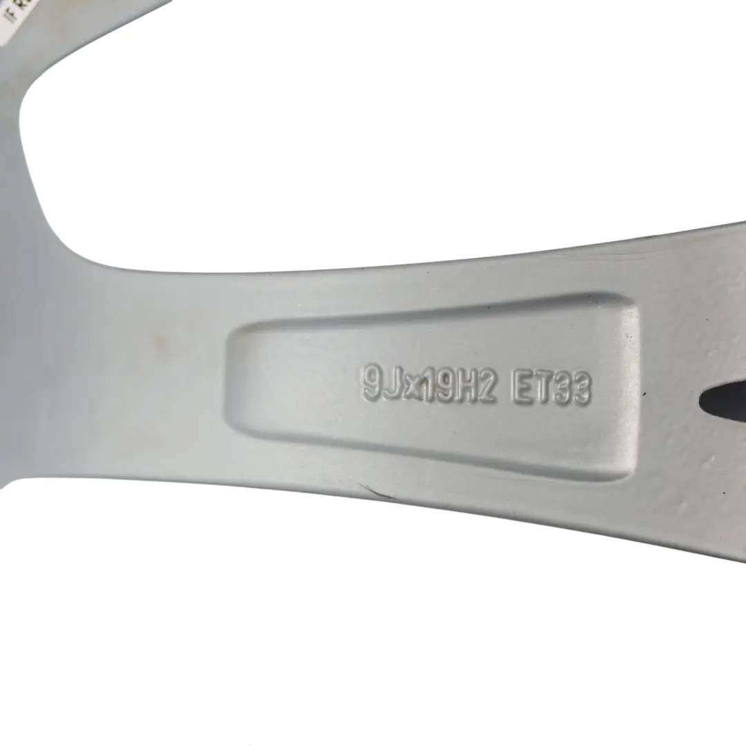 Cerchione Lega Argento 19" 9J ET:33 Raggi Stella per Audi A7 4G A8 D4 con numero di parte 4H0601025BG Audi A7 4G A8 D4 Cerchione Lega Argento 19" 9J ET:33 Raggi Stella - SKU 4H0601025BG-1 - Numero di parte 4H0601025BG