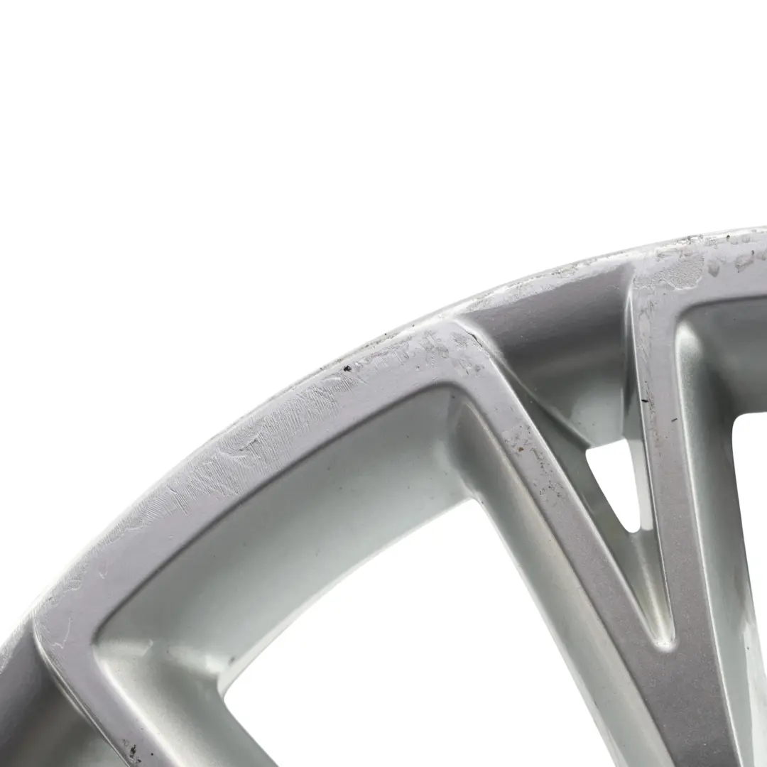 Alu Felge Silber 19" 9J ET:33 Stern Speiche für Audi A7 4G A8 D4 mit Teilenummer 4H0601025BG Audi A7 4G A8 D4 Alu Felge Silber 19" 9J ET:33 Stern Speiche - SKU 4H0601025BG-1 - Teilenummer 4H0601025BG